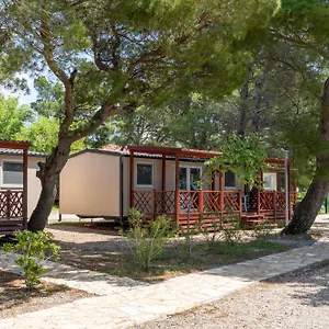 **** Kompleks wypoczynkowy Paklenica Chorwacja